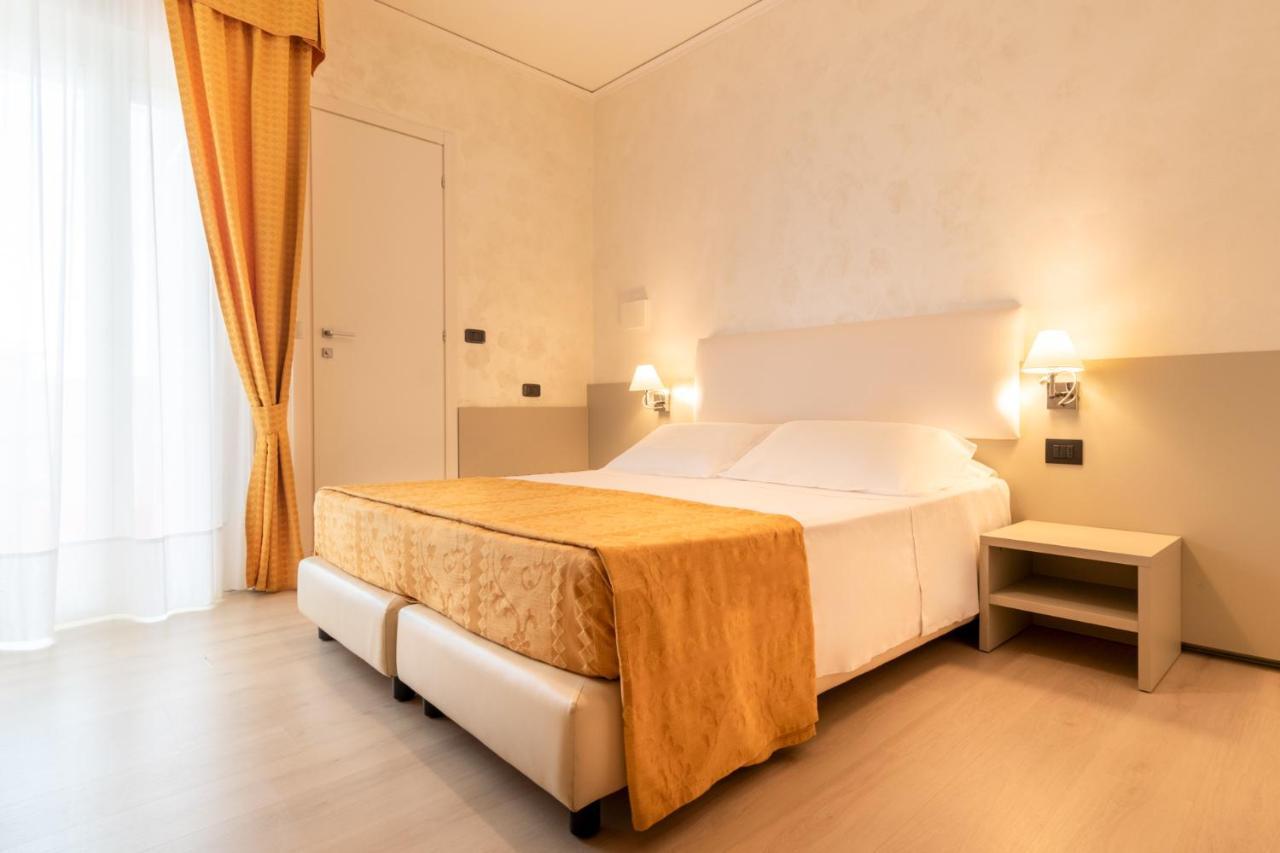 Doppelzimmer mit Balkon (2 Erwachsene + 1 Kind)
