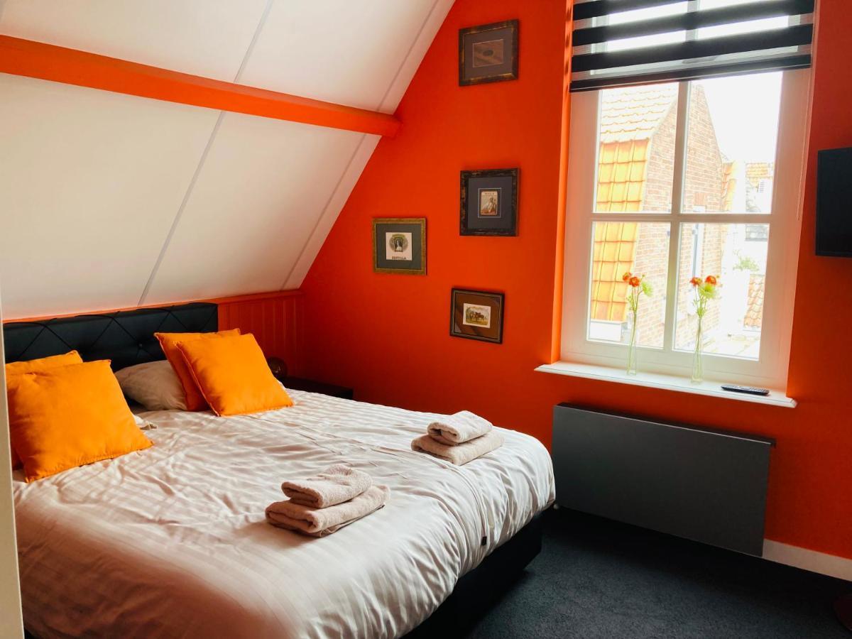 Twin Room,1558580812:JPEG