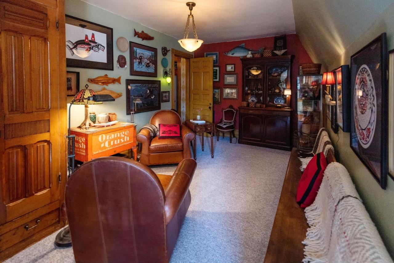 Deluxe King Suite