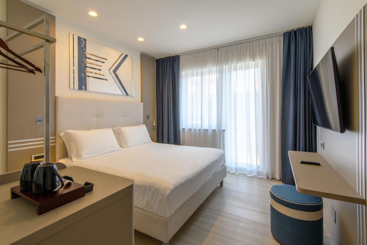 Superior Double or Twin Room,1420910898:JPEG