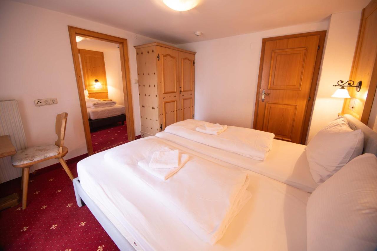 Vierpersoonskamer met Badkamer