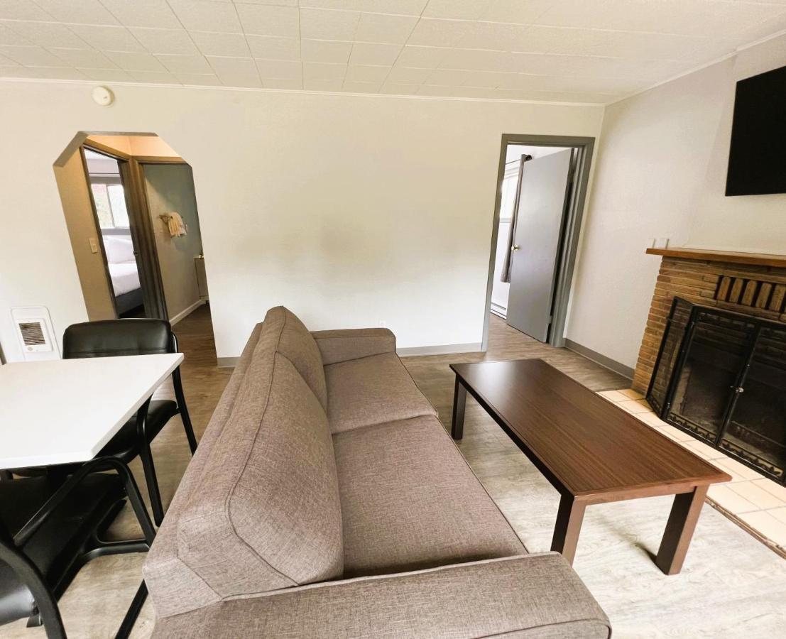 Deluxe Family Suite