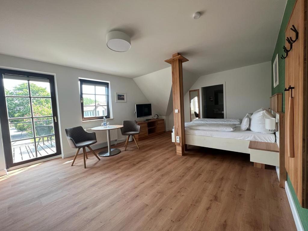 Doppelzimmer mit Balkon