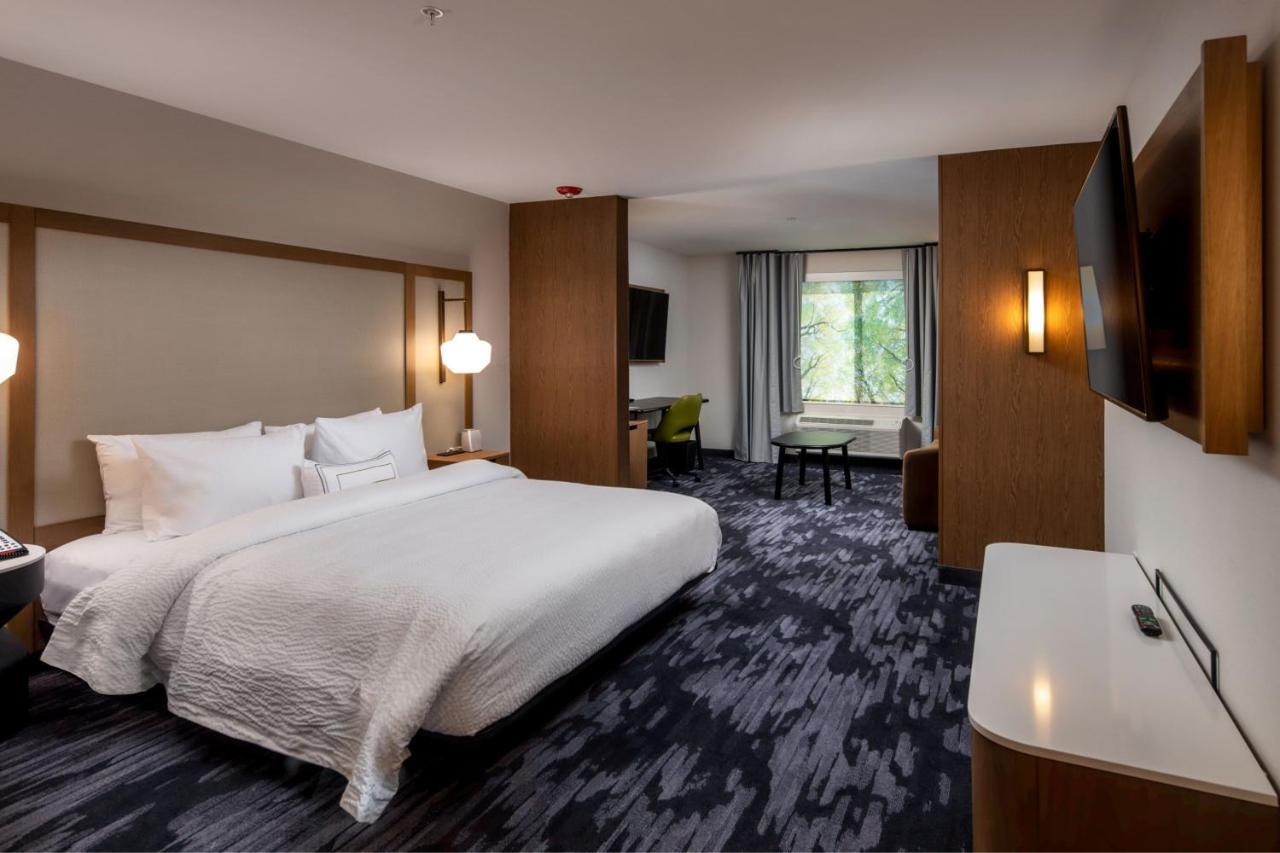 King Suite with Sofa Bed - Hearing Accessible