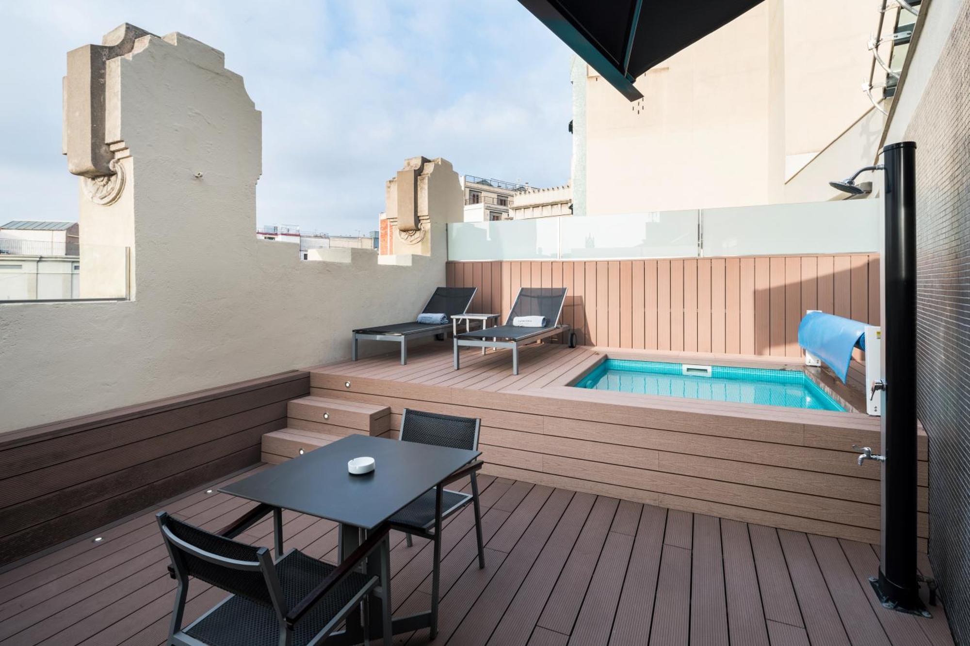 Quarto Duplo Superior com Terraço e Piscina Privada