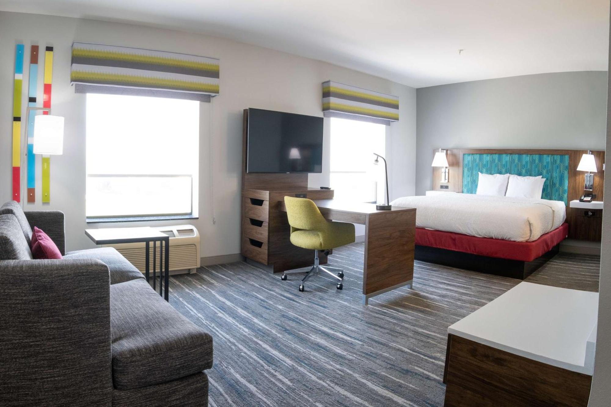 King Studio Suite with Sofa Bed - Hearing Access/Non-Smoking