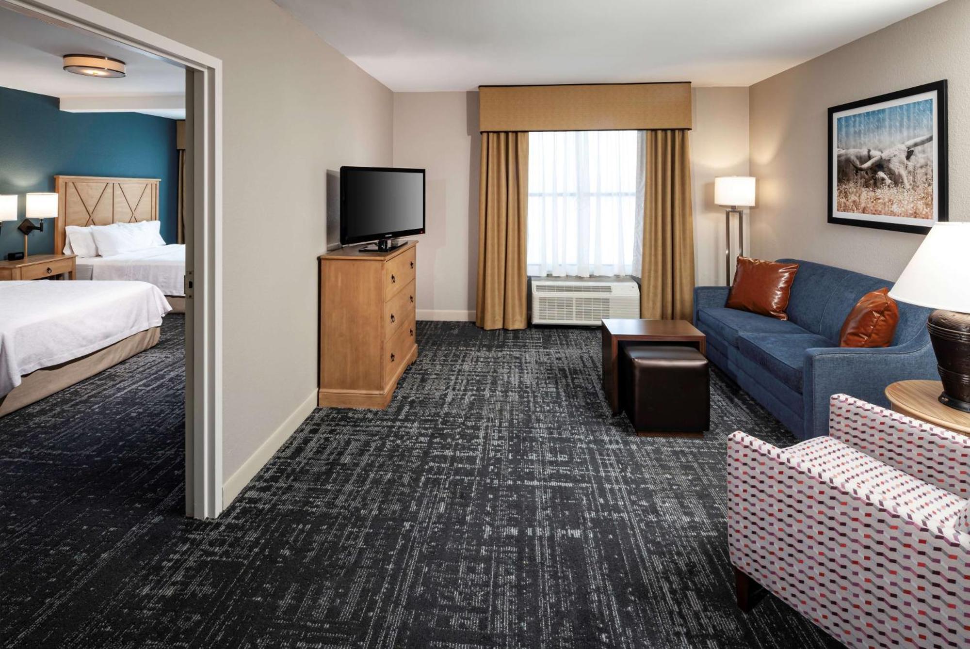 One-Bedroom Queen Suite with Two Queen Beds - Non-Smoking,1552178956:JPEG