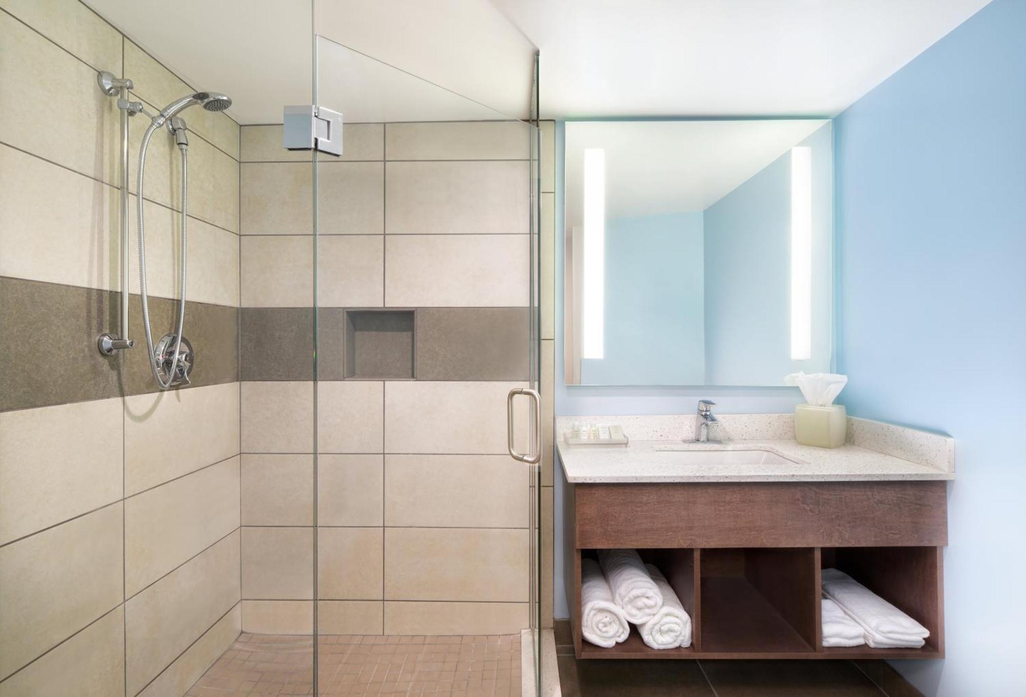 Double Suite with Two Double Beds - Non-Smoking