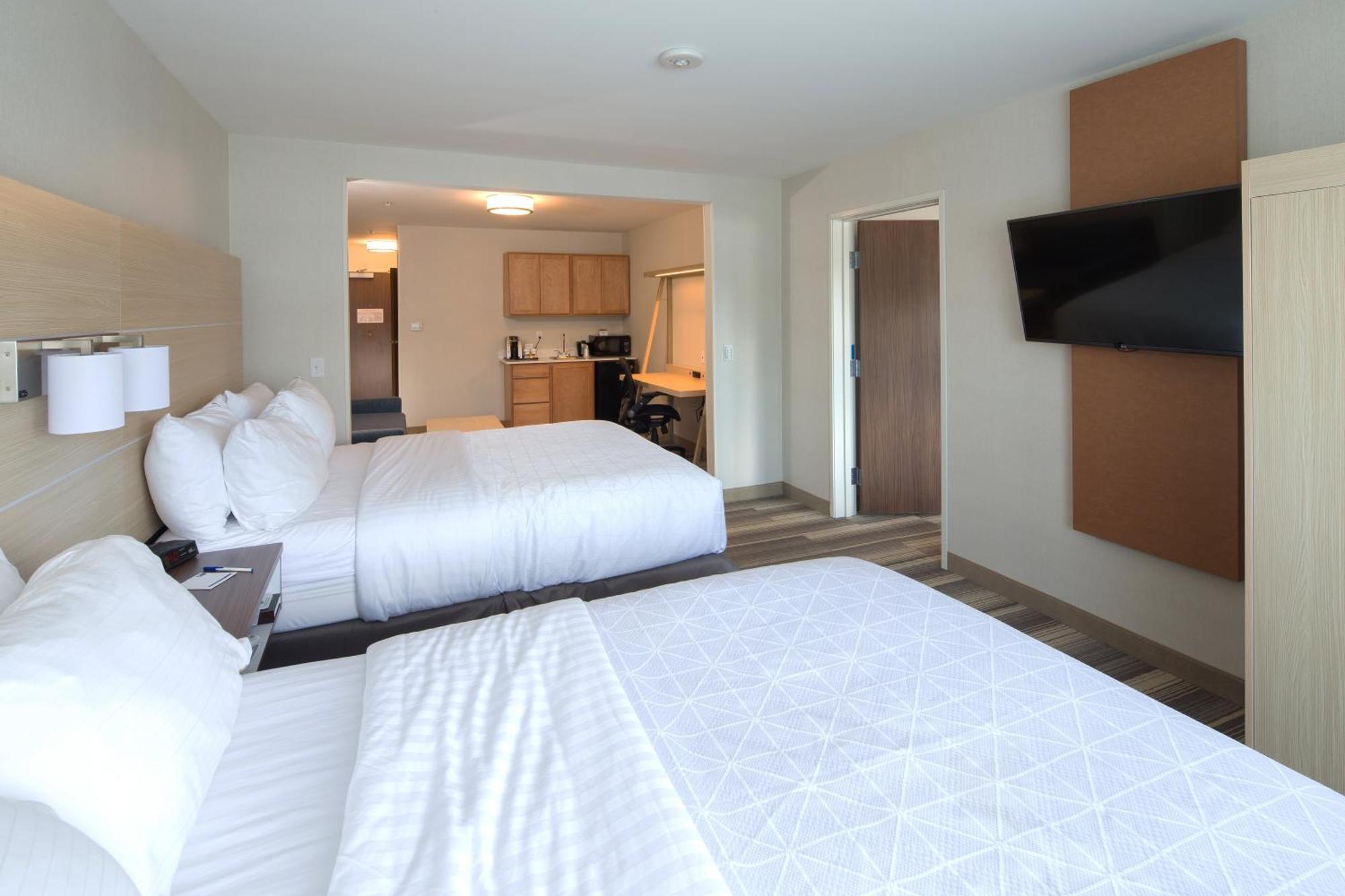 One-Bedroom Suite with Two Queen Beds