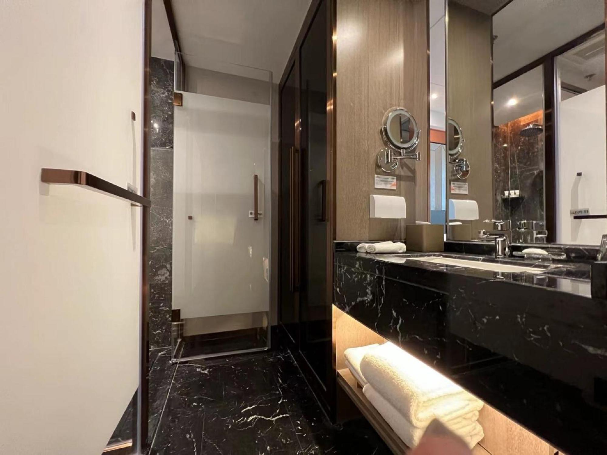 Deluxe Zimmer mit Kingsize-Bett – 30% Rabatt im chinesischen Restaurant, ausgenommen Getränke und Meeresfrüchte
