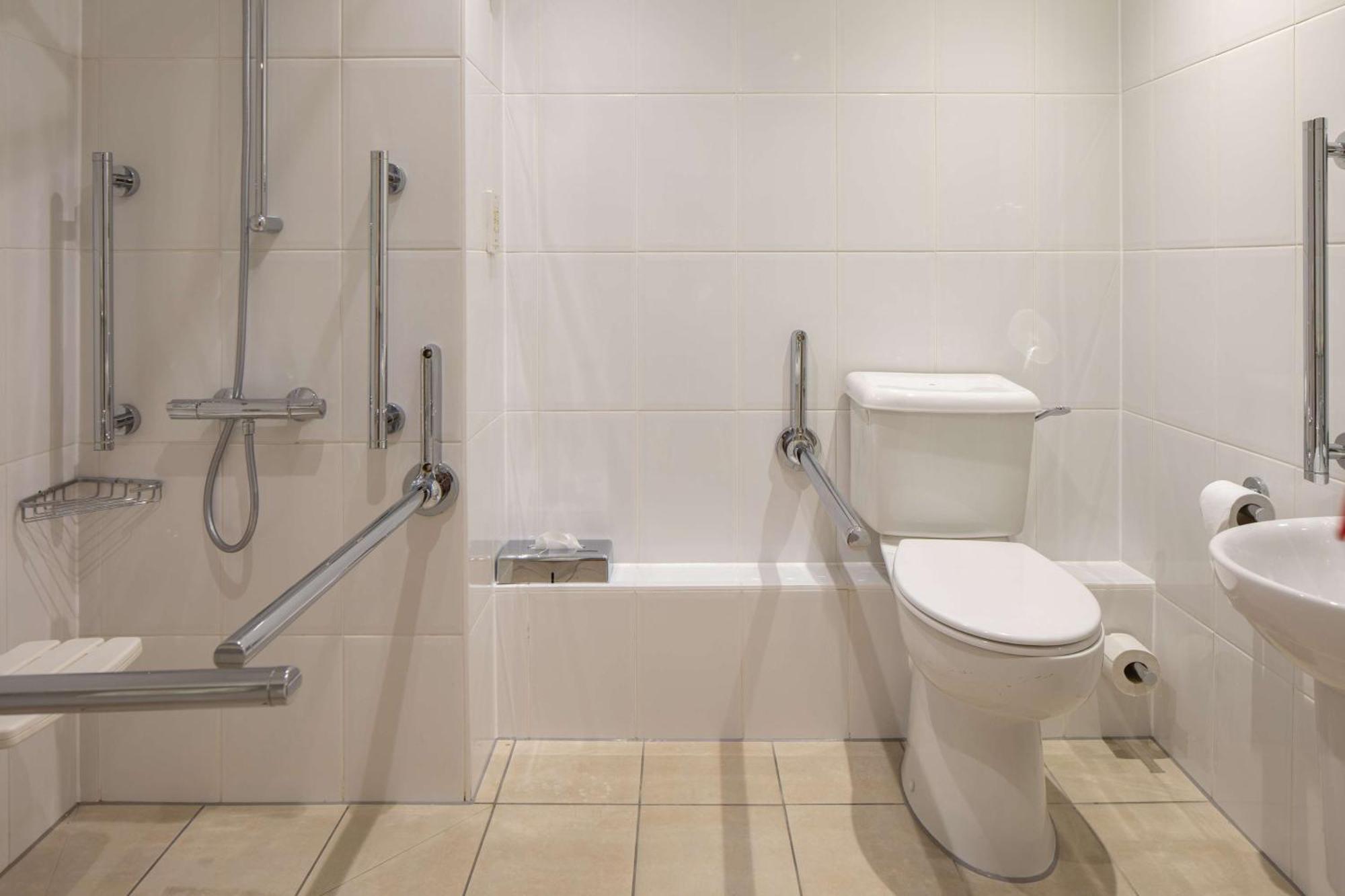 Quarto com Cama Queen-size - Acesso para Hóspedes com Mobilidade Reduzida