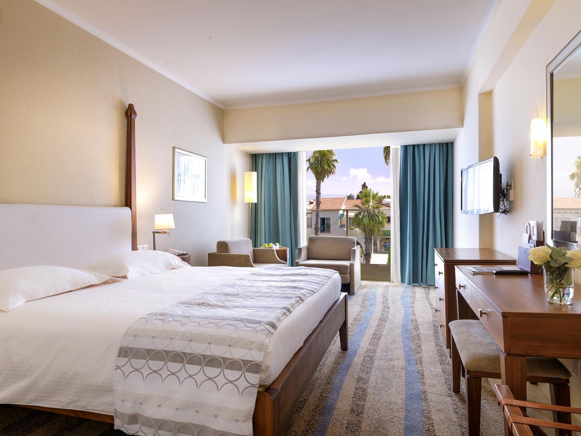 Deluxe Double or Twin Room with Inland View