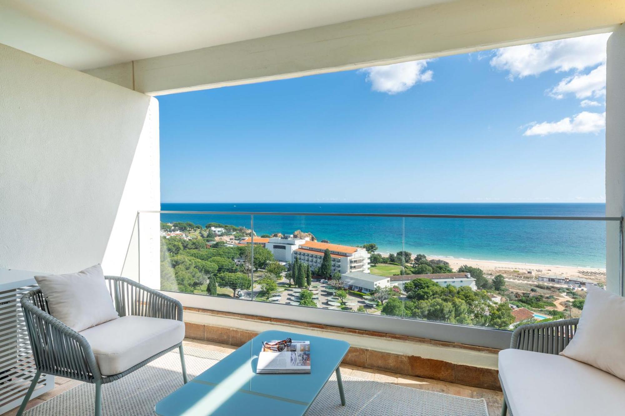 Quarto Familiar Superior (3 Adultos + 1 Criança)