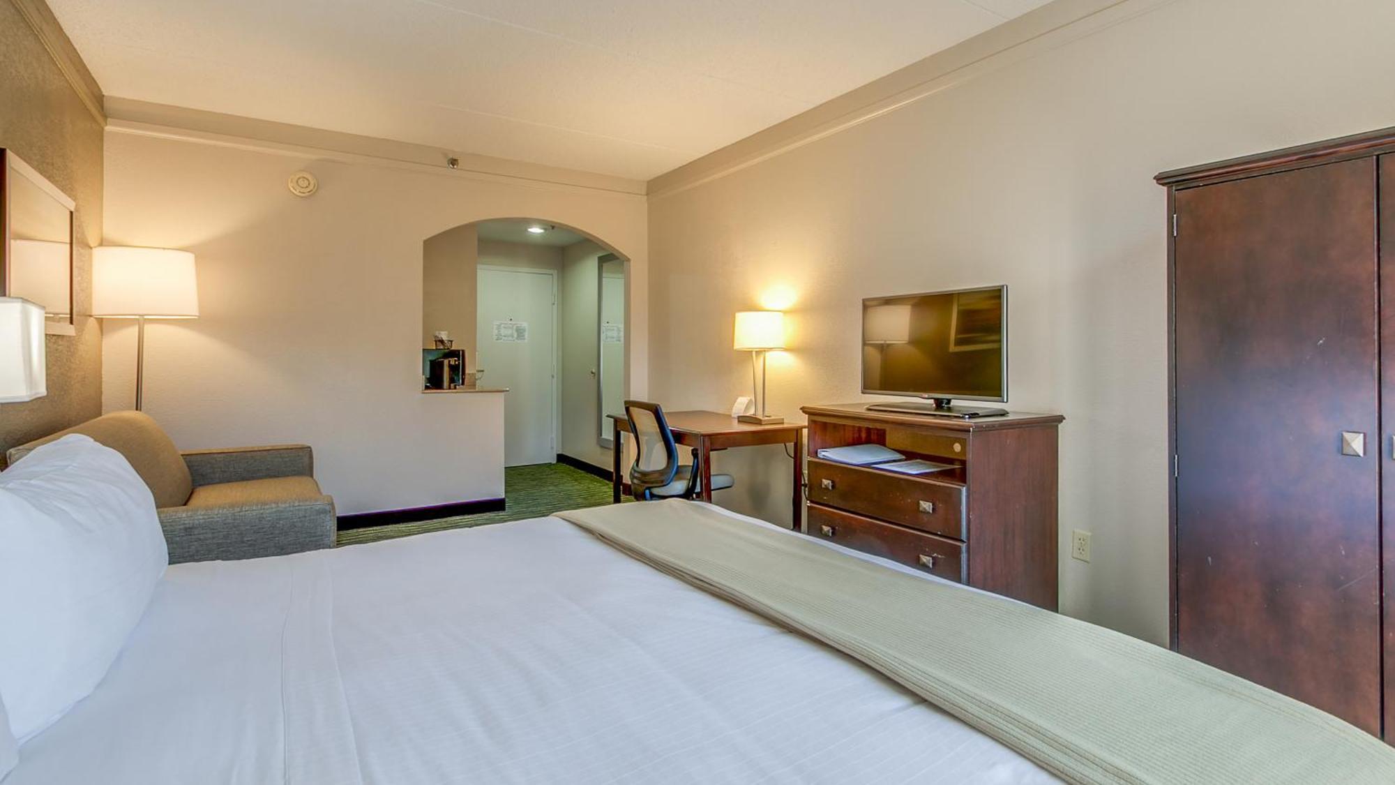 Standard King Room