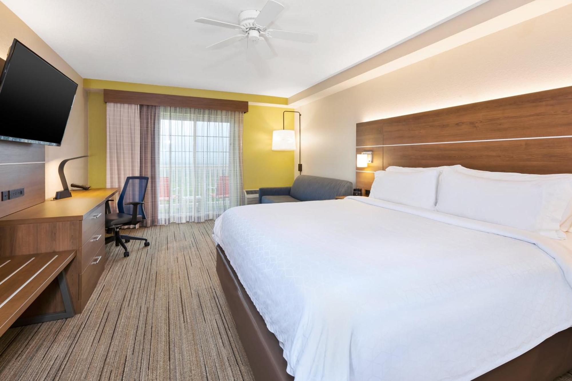 Standard King Room