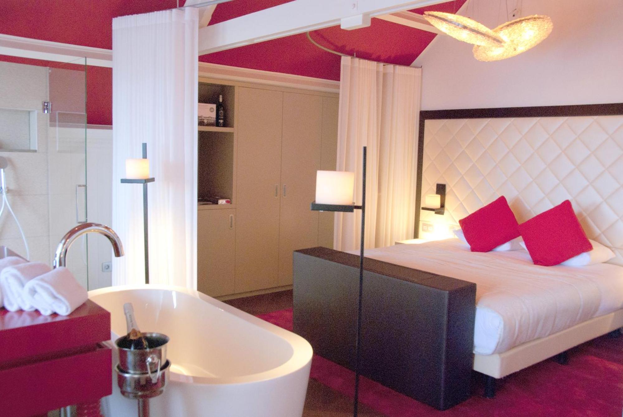 Suite with Double Bed and Shower,1089189367:JPEG