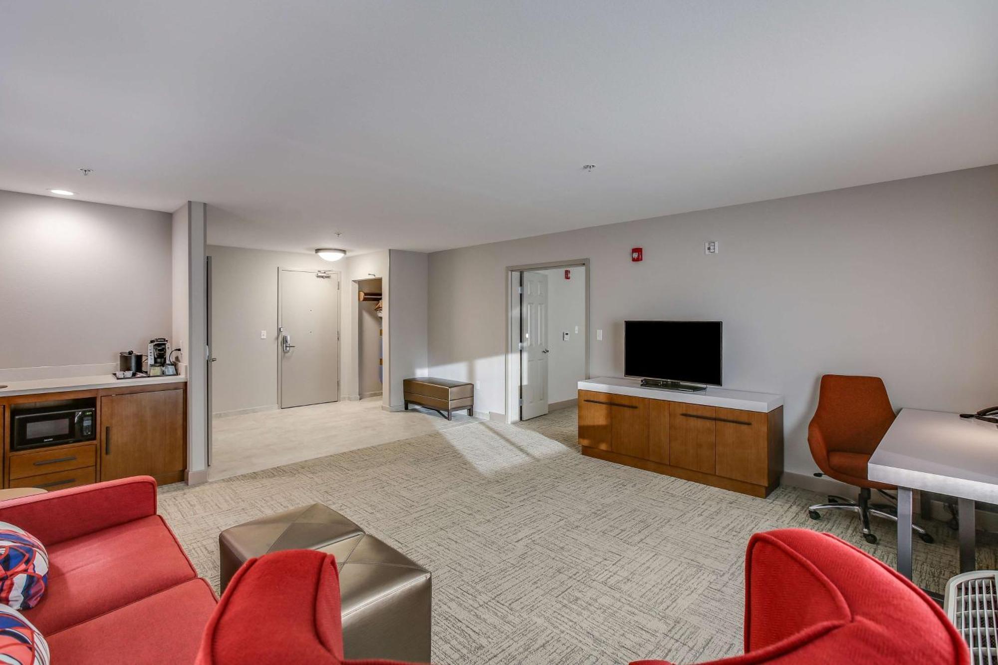 King Suite - Mobility Access with Tub