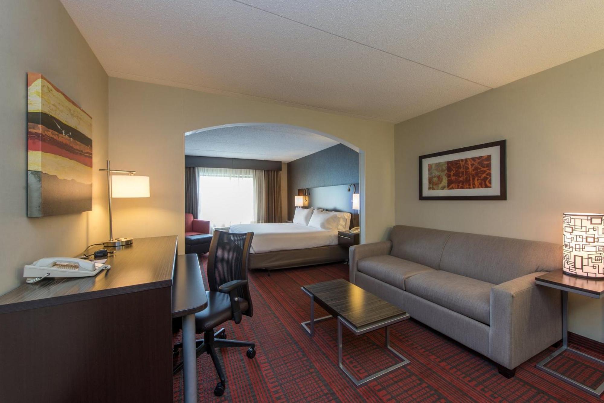 One-Bedroom King Suite