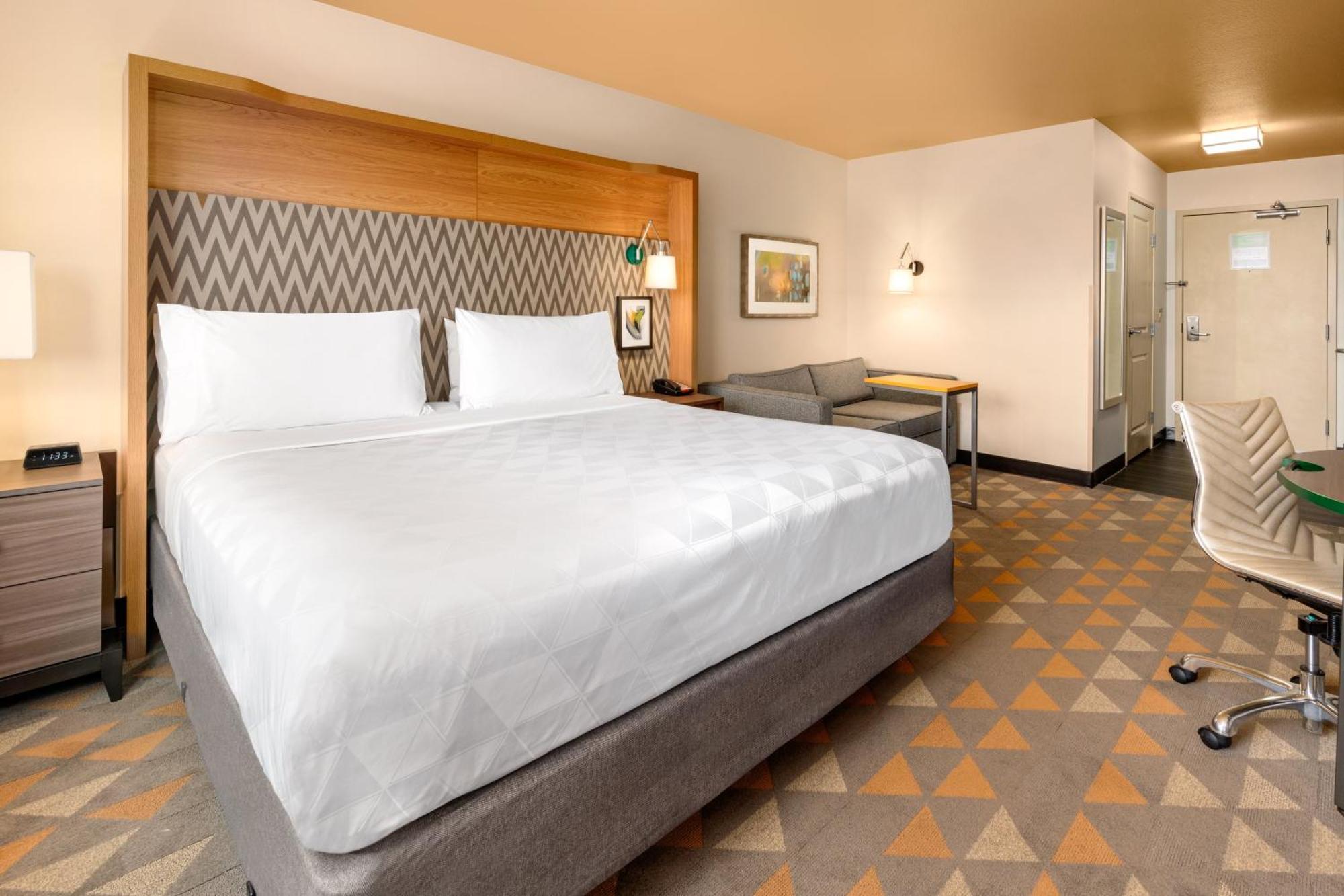 Standard King Room