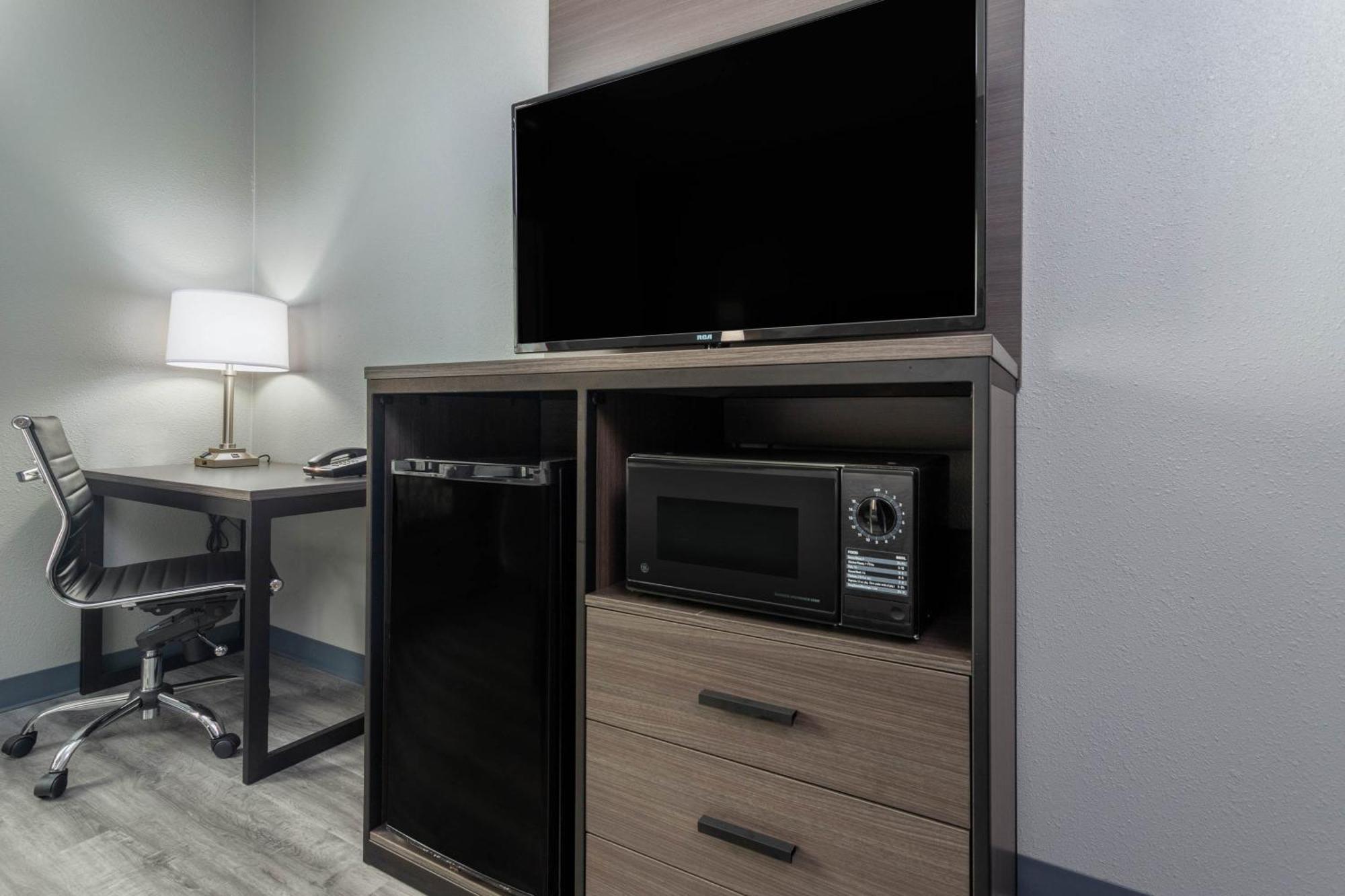 Queen Room with Two Queen Beds - Accessible/Non-Smoking
