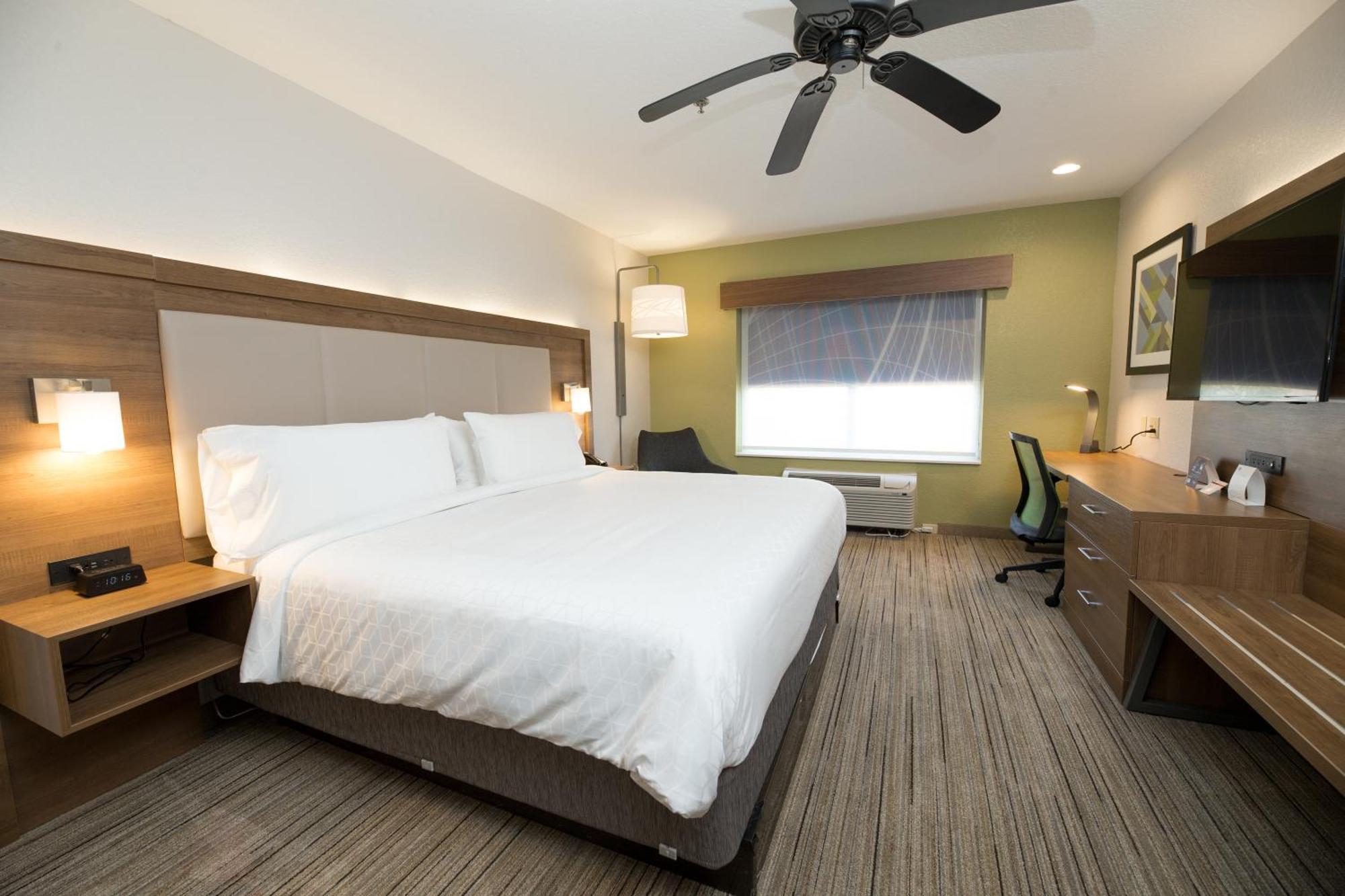 Standard King Room
