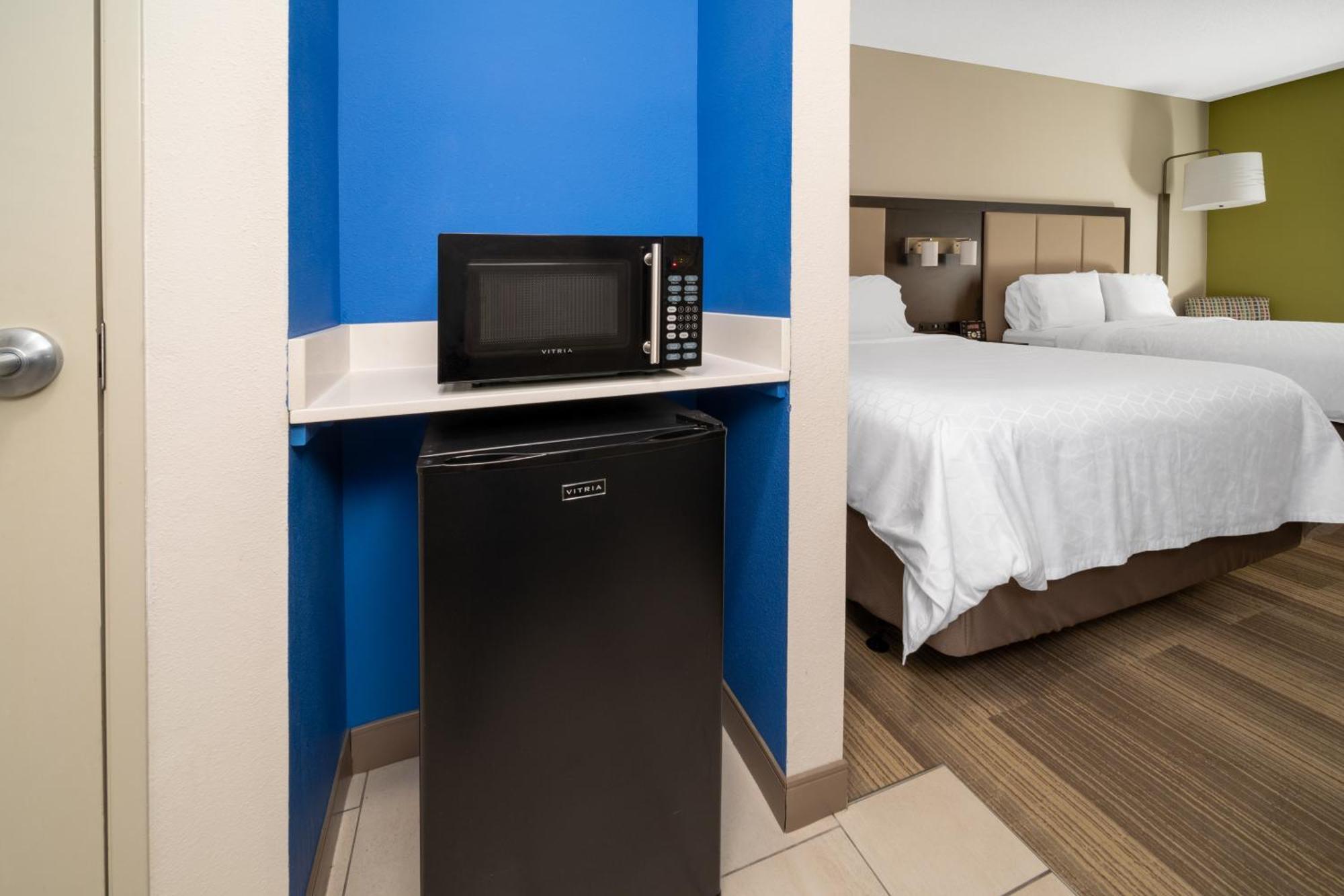 Standard Queen Room with Two Queen Beds - Communications Accessible