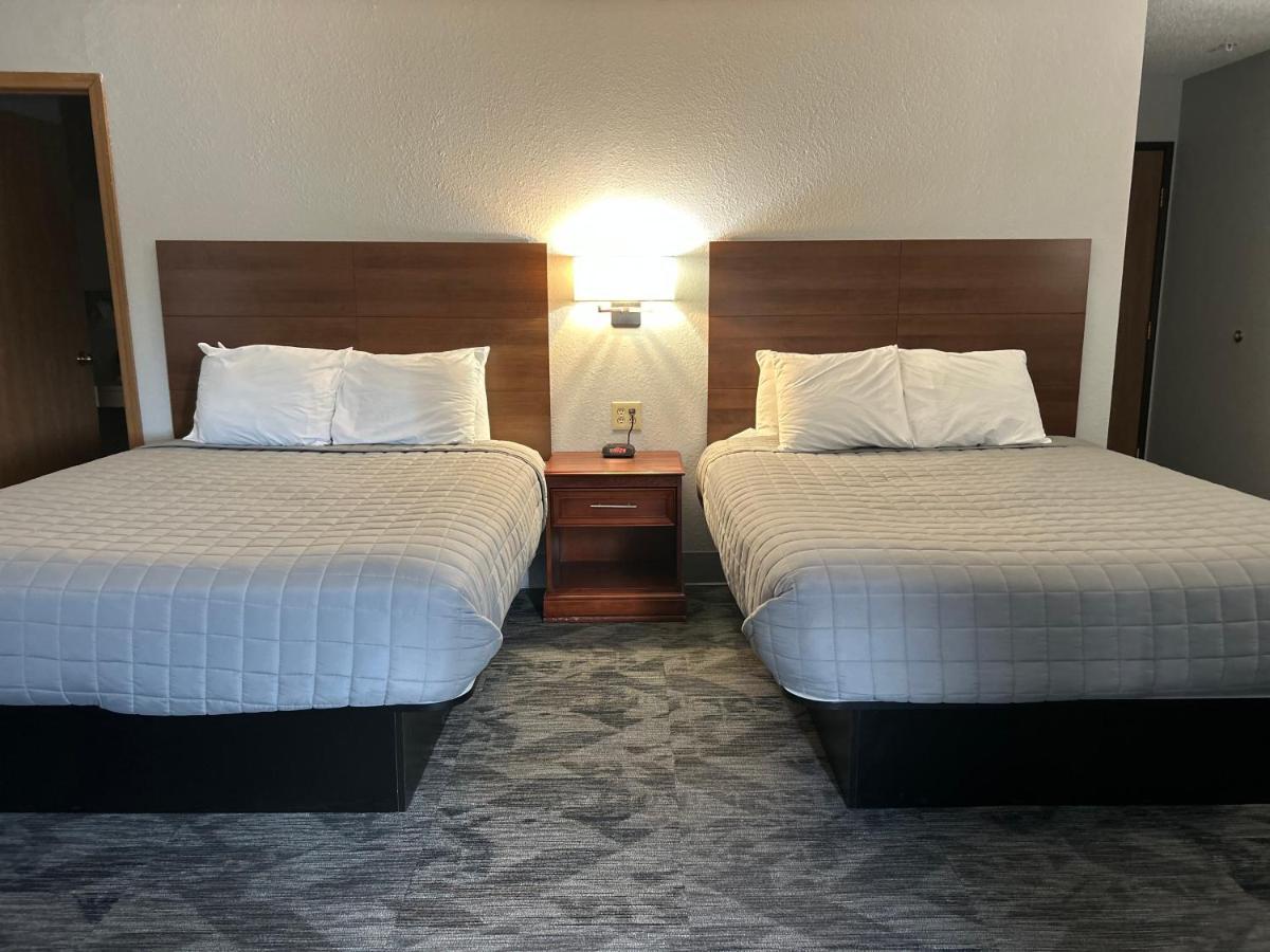 Two Queen Beds Deluxe Room, Non-Smoking