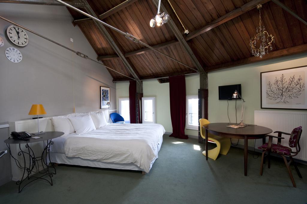 Large Double Room Reservoir,1369795586:JPEG