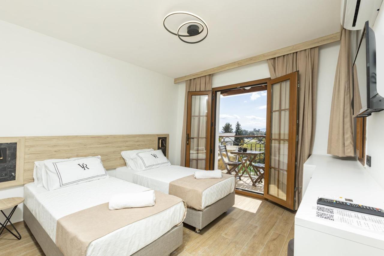 Tweepersoonskamer met Balkon en Uitzicht op Zee