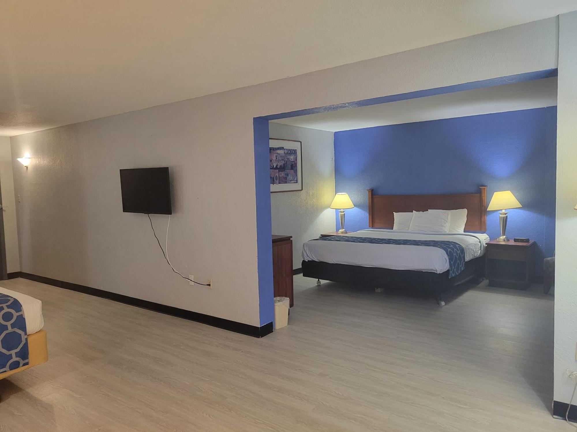 Deluxe Studio Suite with One King and One Queen Bed - Non-Smoking