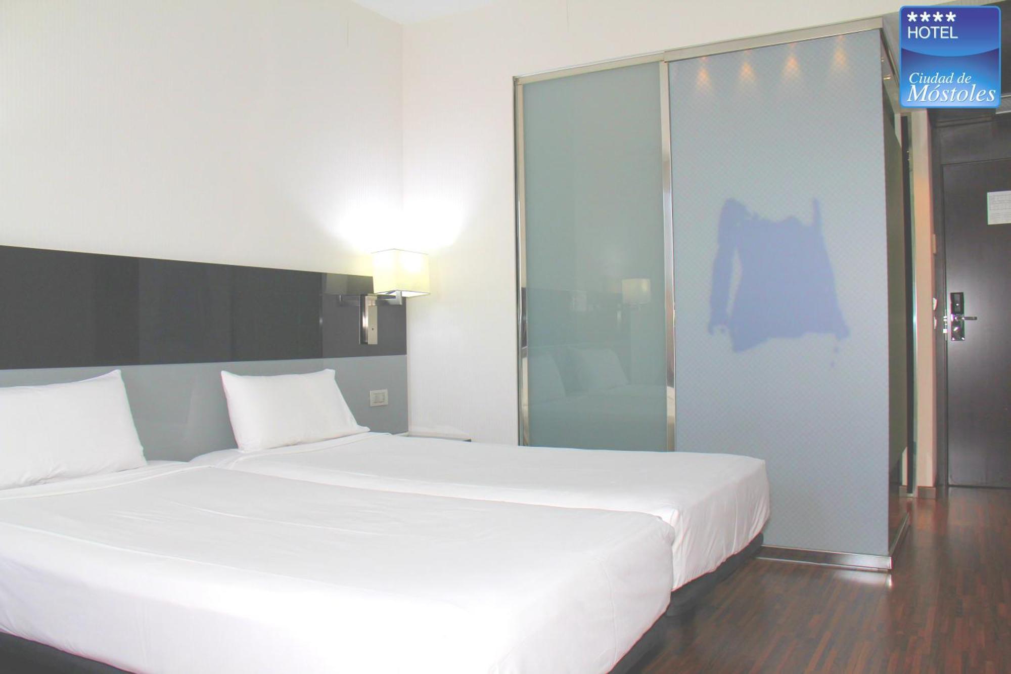 Twin Room,1549398421:JPEG