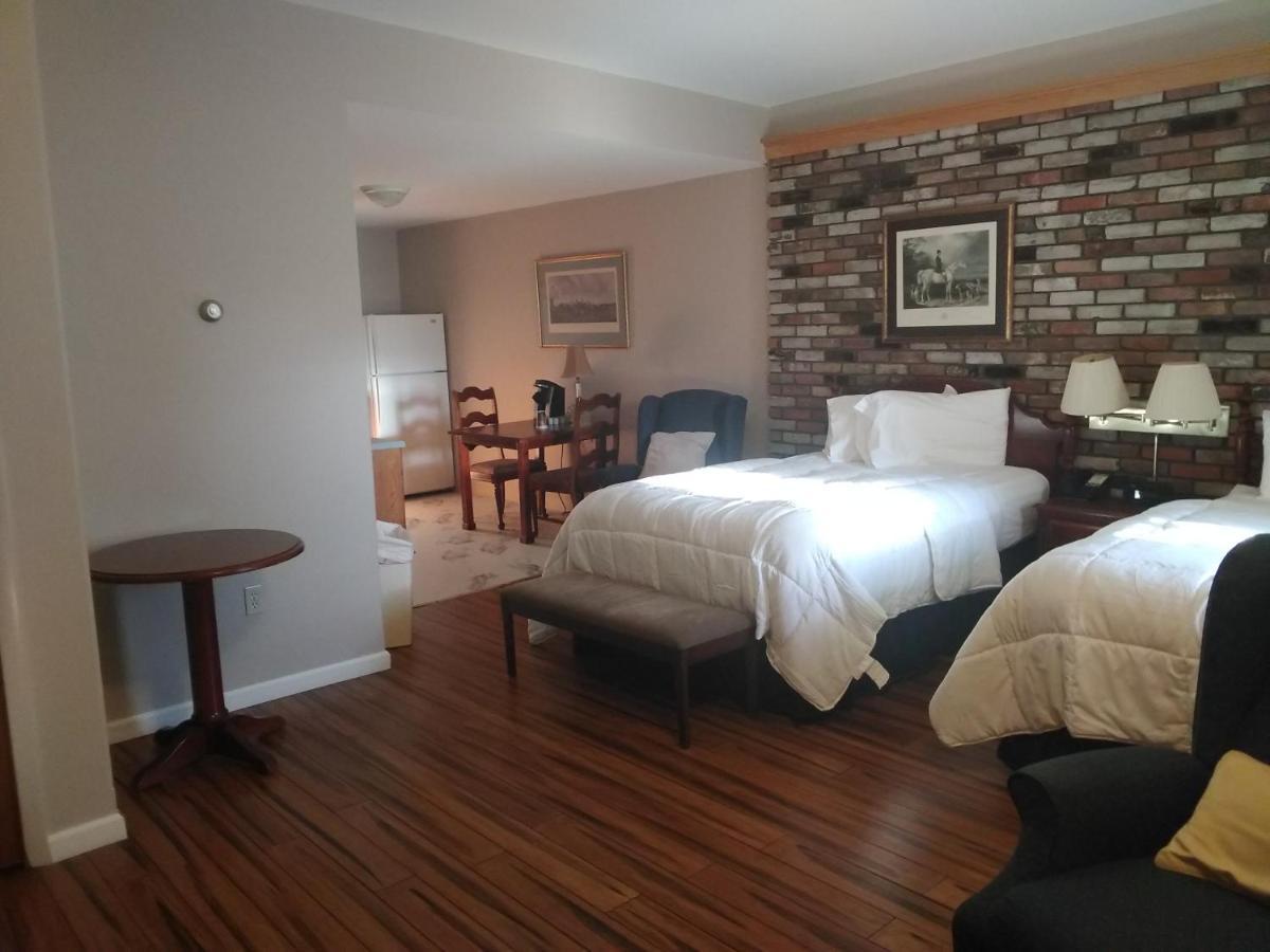 Premium Double Room with Two Double Beds and Kitchenette