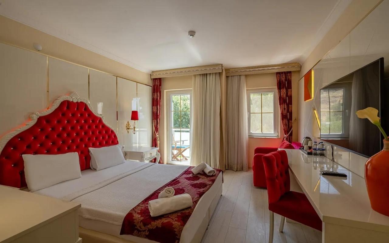 Standaard Tweepersoonskamer met 1 of 2 Bedden en Balkon