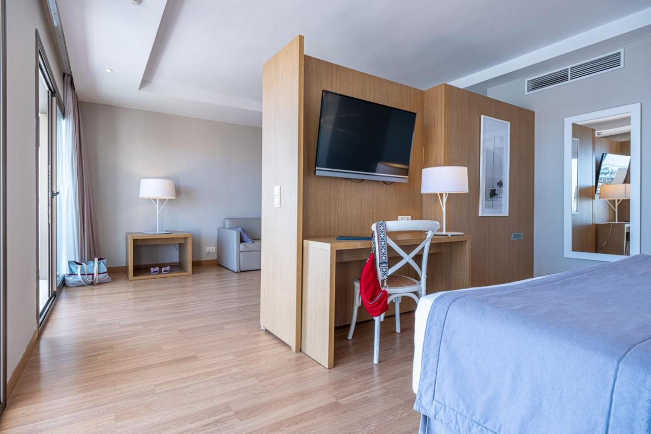 Junior Suite met Uitzicht op Zee (2 Volwassenen + 2 Kinderen)