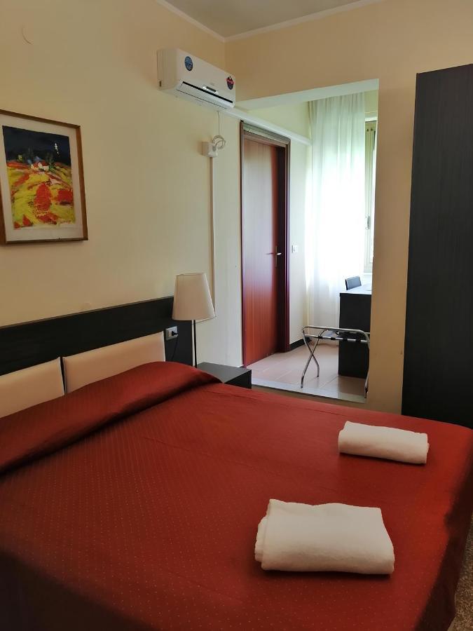 Standard Double or Twin Room,1216512034:JPEG