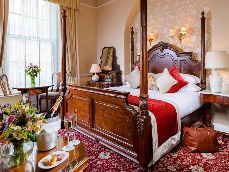 Deluxe King Suite