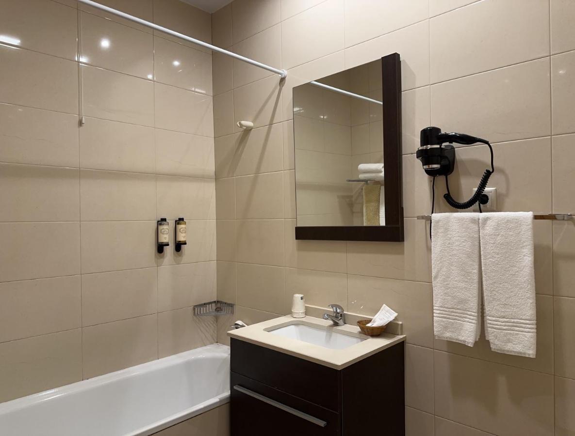 Double Room,1758312567:JPEG