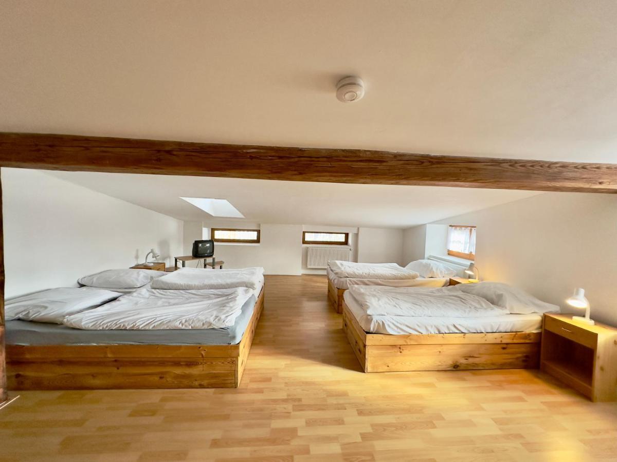 Vierbettzimmer mit Gemeinschaftsbad