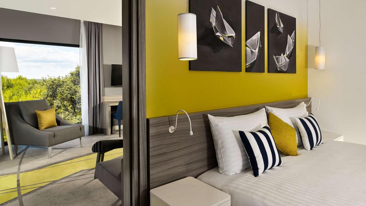 One-Bedroom Suite Balcony,1498627573:JPEG
