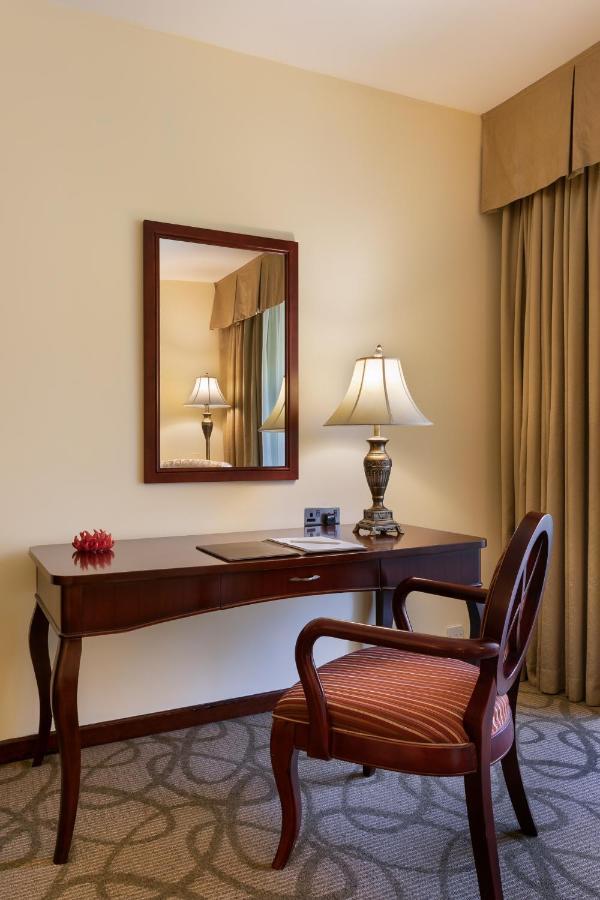 Deluxe Suite met Gedeeltelijk Uitzicht op Zee