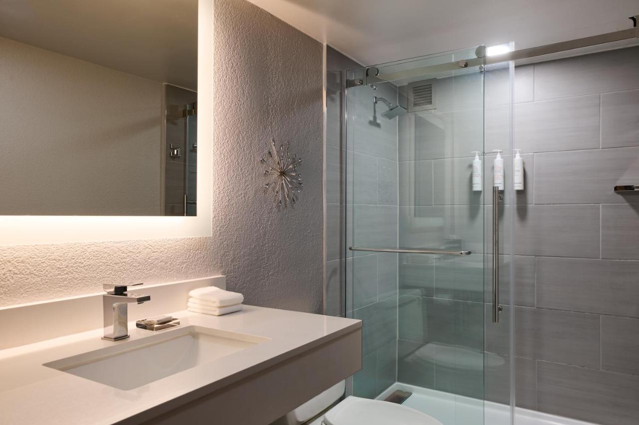 King Room with Pool View - Ground Floor