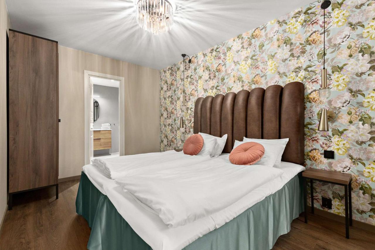 One-Bedroom Apartment with Sofa Bed - Non-Smoking,1498658218:JPEG
