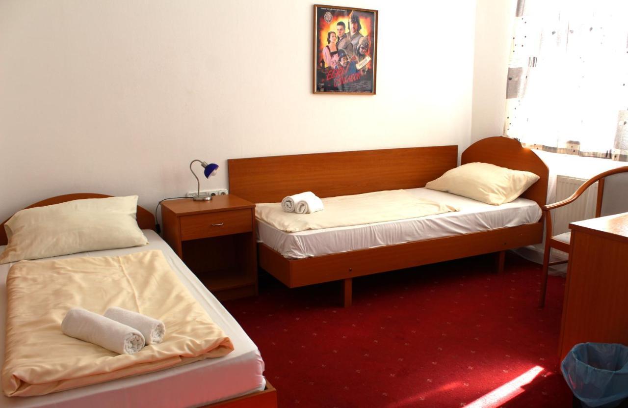 Quarto Twin Standard