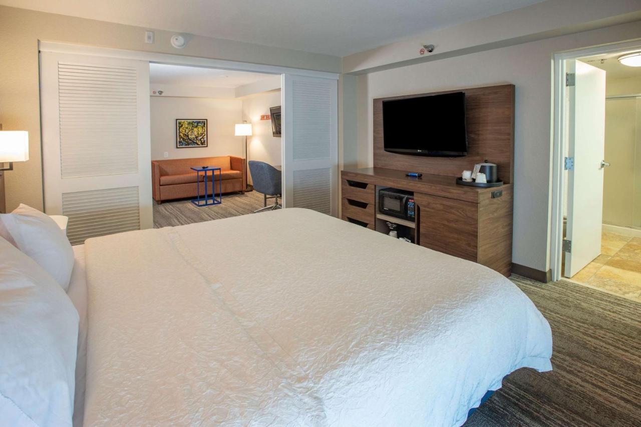 One-Bedroom King Suite - Non-Smoking,1523047075:JPEG