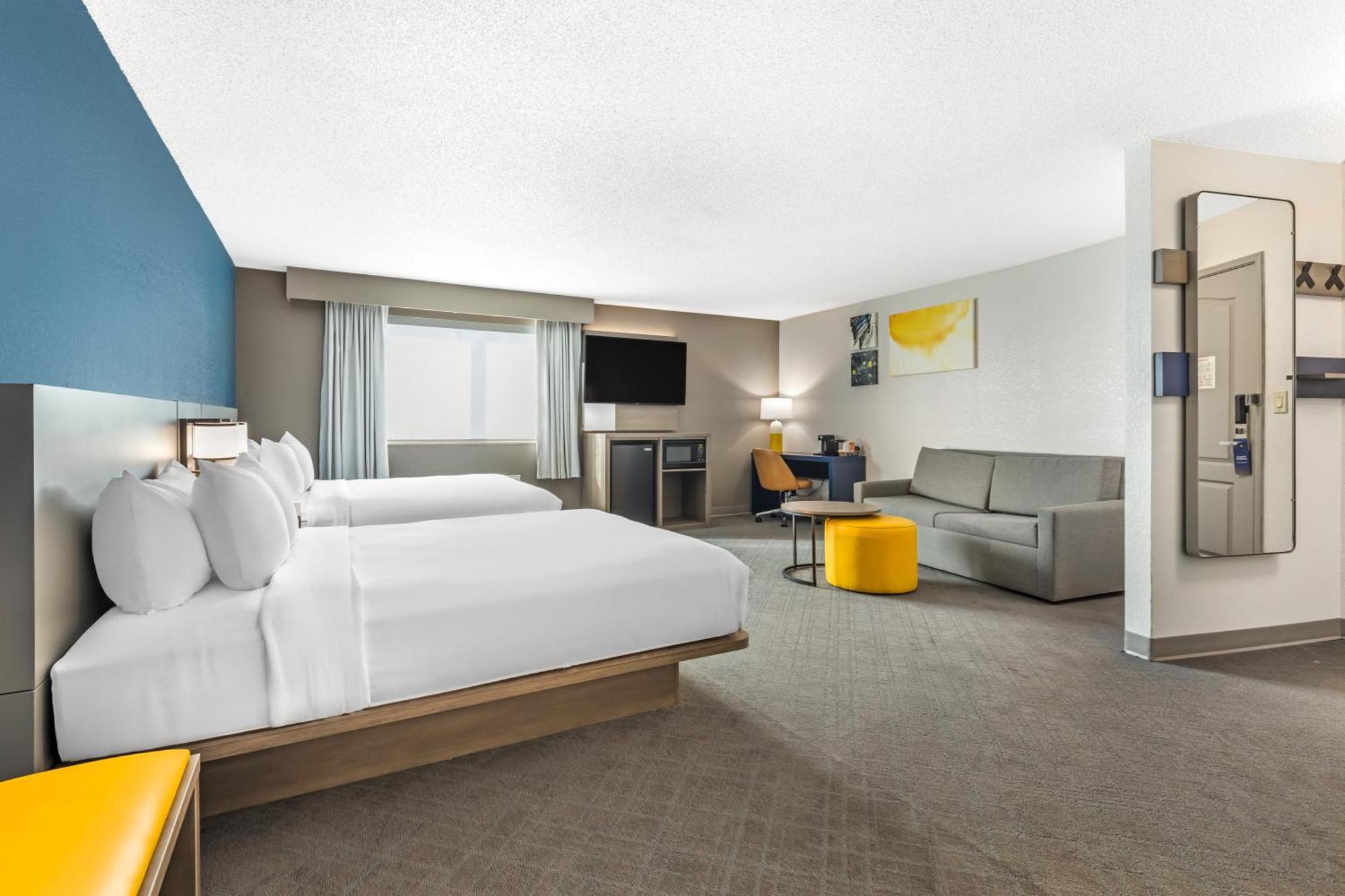 One Room Suite with Whirlpool - Non Smoking