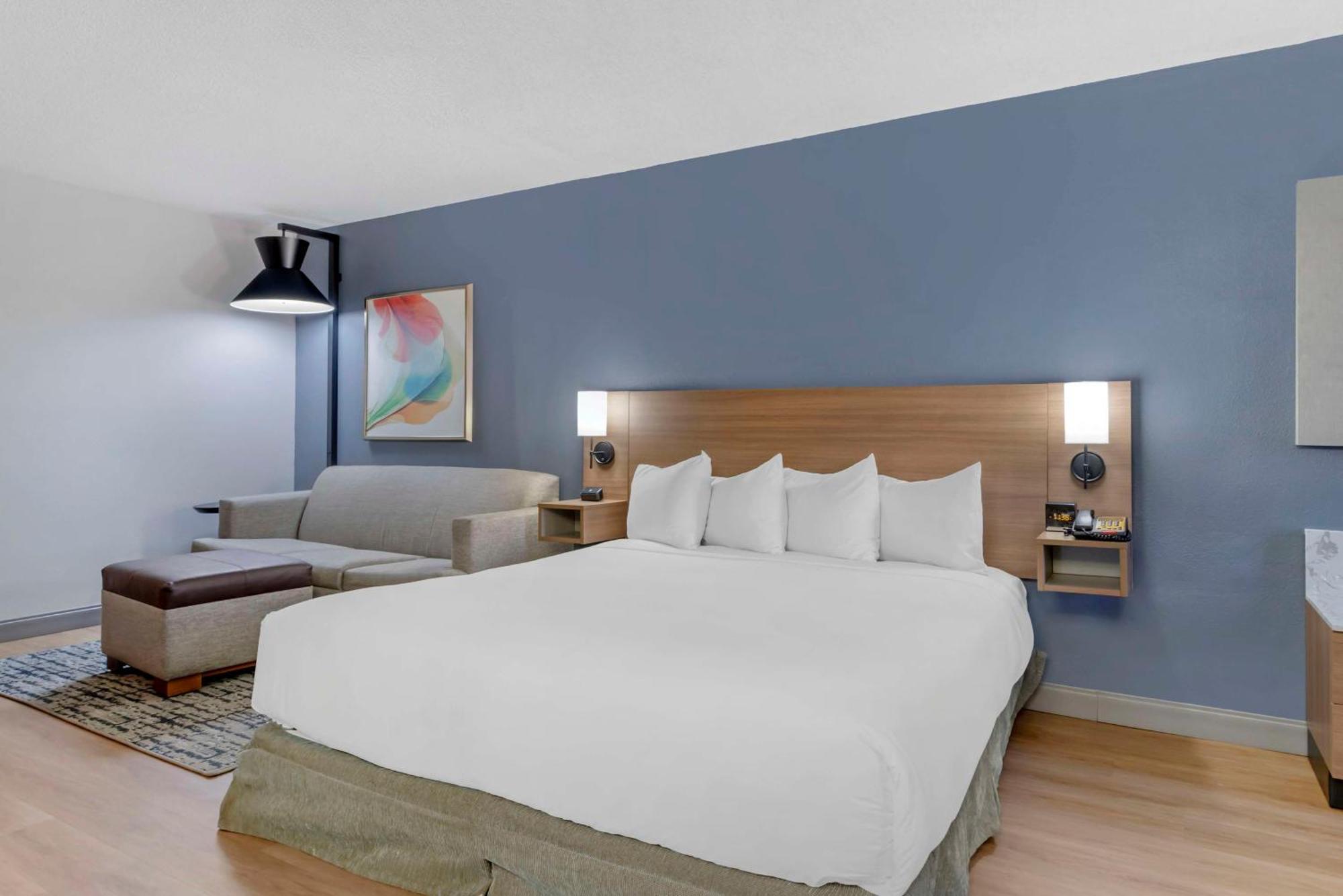 King Room with Sofa Bed - High Floor
