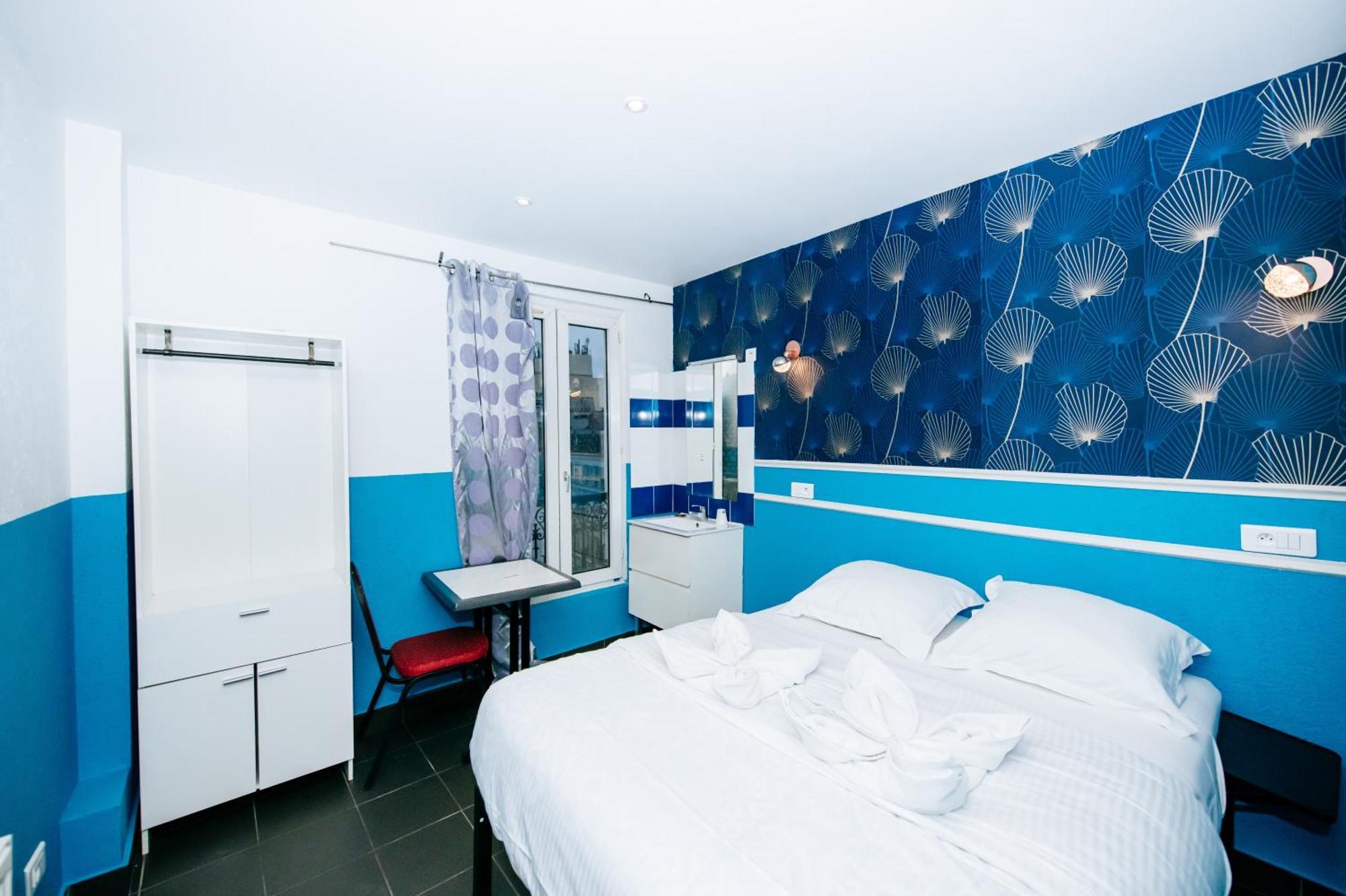 Quarto Duplo Standard com Banheiro Compartilhado