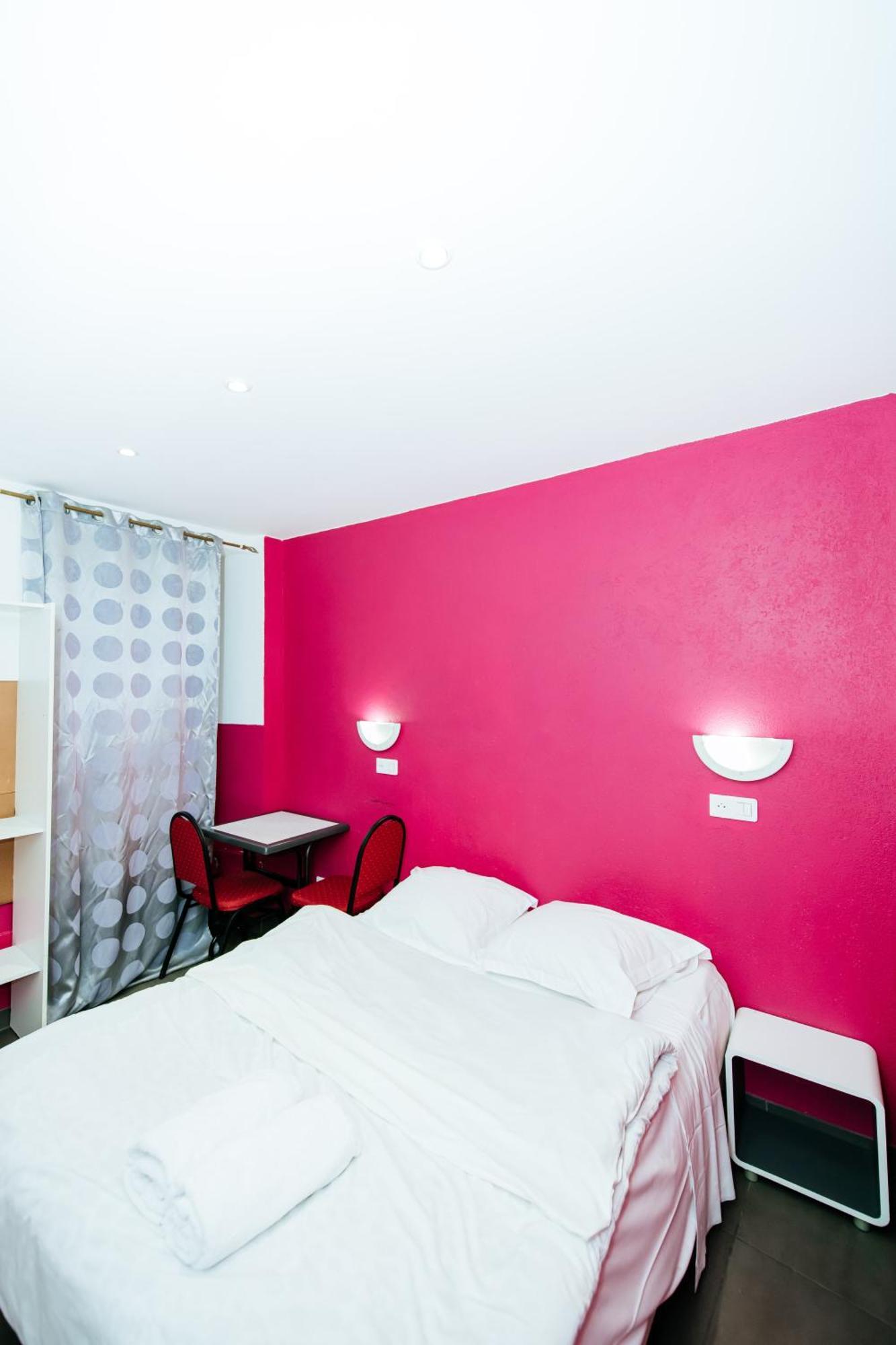 Quarto Individual com Banheiro Compartilhado