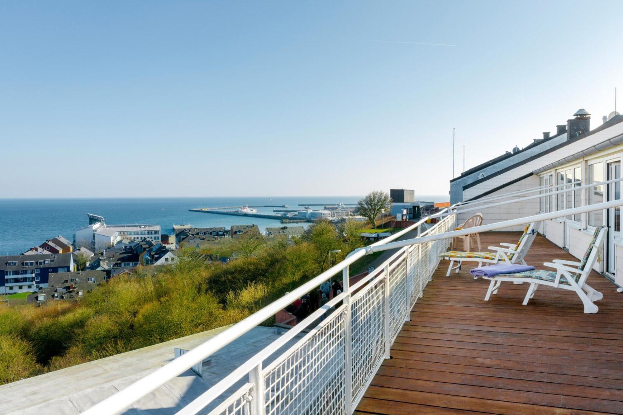 Doppelzimmer mit Balkon und Meerblick