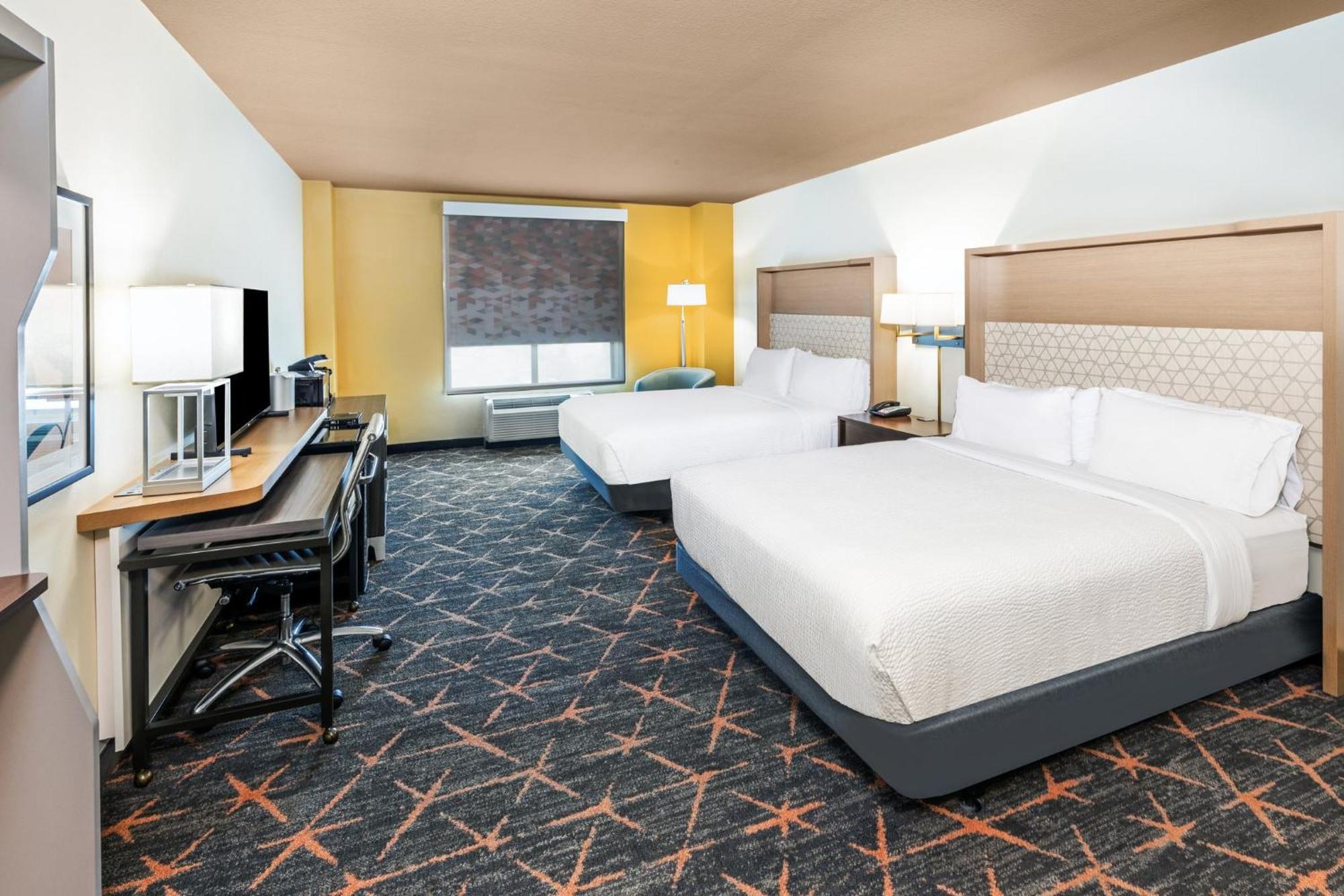 Standard Room with Two Queen Beds